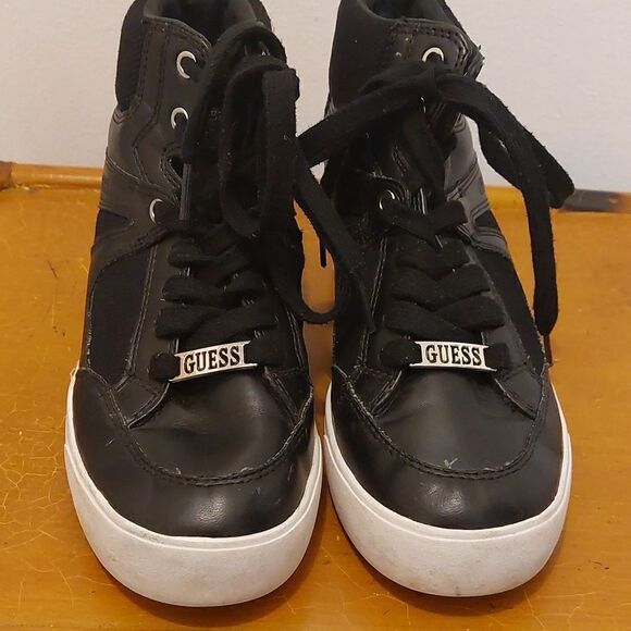 GUESS LOS ANGELES LEATHERS SNEAKERS - Picture 1 of 7